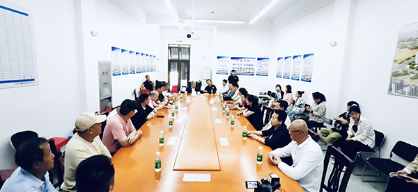 参观江泽民故居有感一一原中国国情调查研究中心秘书长方建文